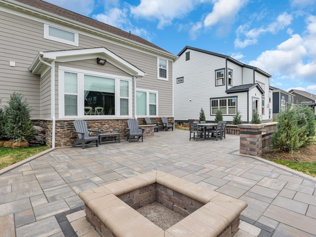 Fireplaces14_floresLLC.jpg - Flores Landscapes Custom built fire pit with paver patio in Central Ohio